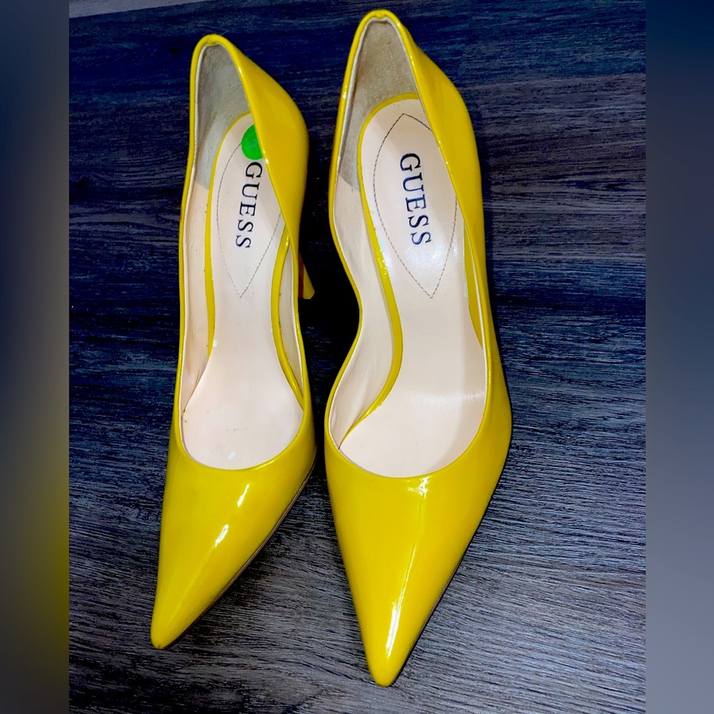 Guess Carrie Yellow patent Heels Sz. 7.5
